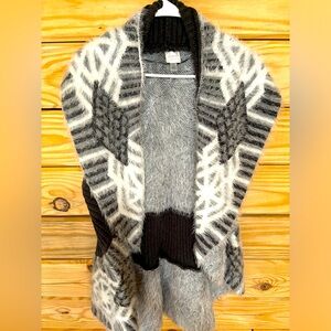 Cupio sweater vest. Worn very little. Size 1x